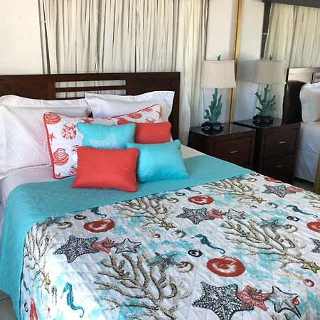 The Beach Guesthouse Pinones Экстерьер фото