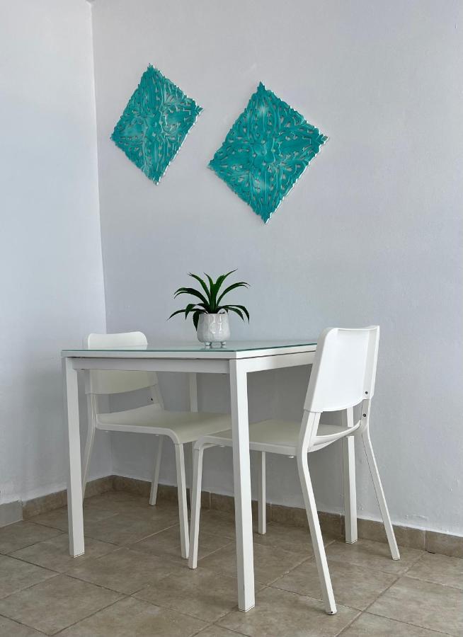 The Beach Guesthouse Pinones Экстерьер фото
