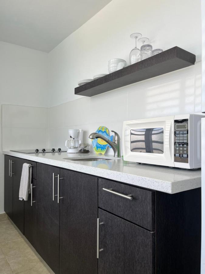 The Beach Guesthouse Pinones Экстерьер фото