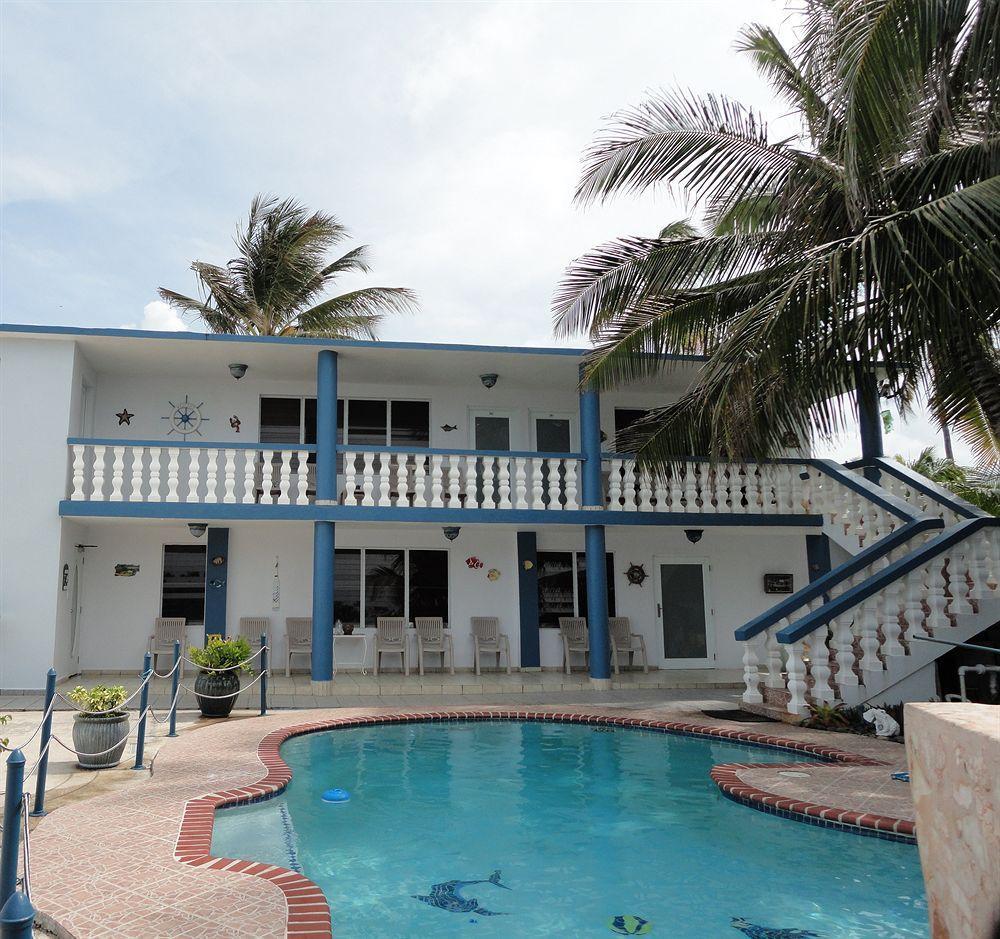 The Beach Guesthouse Pinones Экстерьер фото