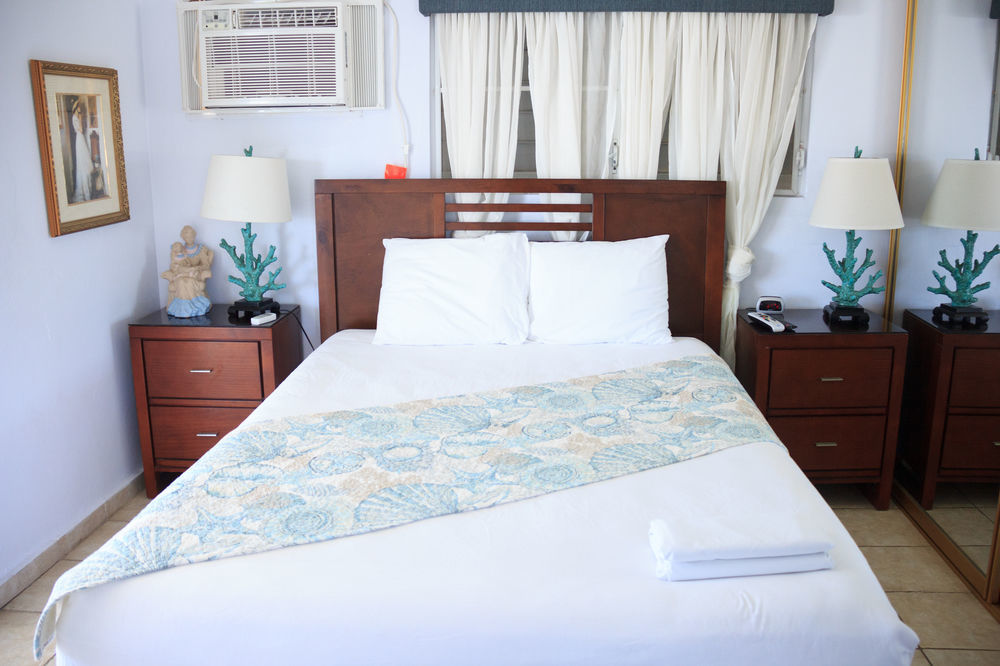 The Beach Guesthouse Pinones Экстерьер фото