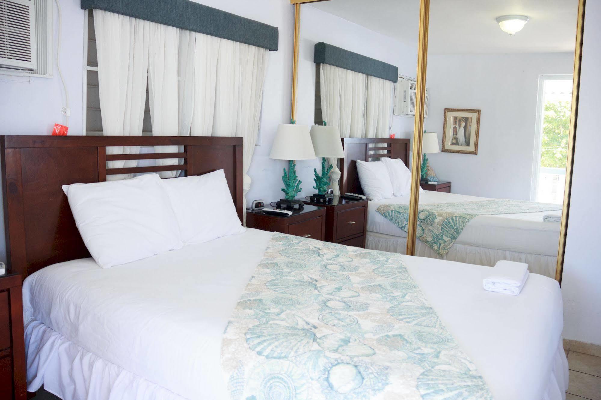 The Beach Guesthouse Pinones Экстерьер фото