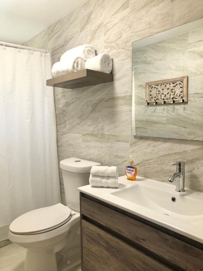 The Beach Guesthouse Pinones Экстерьер фото